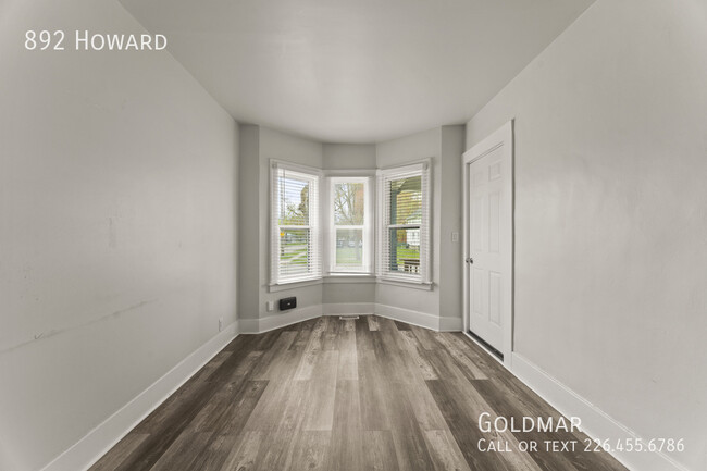 2 Bedroom 1 Bath on Howard in Windsor, ON - Building Photo - Building Photo