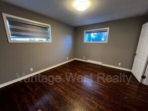 575 Jaschinsky Rd in Kelowna, BC - Building Photo - Building Photo