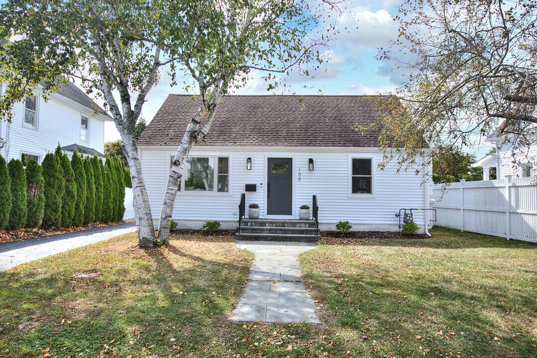 198 Blaine St in Fairfield, CT - Building Photo