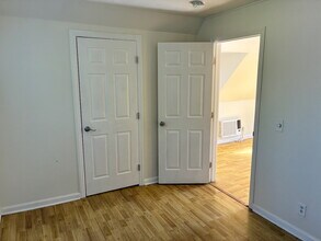 1726 Kenwood St in Sacramento, CA - Building Photo - Building Photo