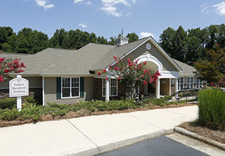 Falls Creek in Sanford, NC - Foto de edificio - Building Photo