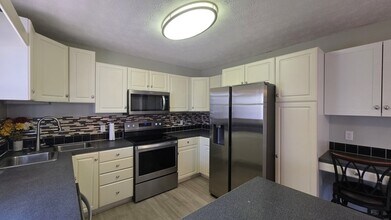 144 Whitson Rd in Gray, TN - Building Photo - Building Photo