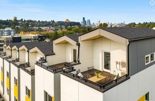 1919 24th Ave S in Seattle, WA - Building Photo