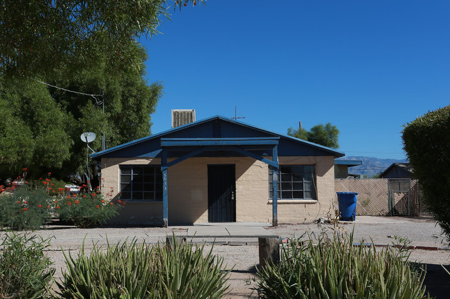 5619-5633 E 28th St in Tucson, AZ - Foto de edificio - Building Photo