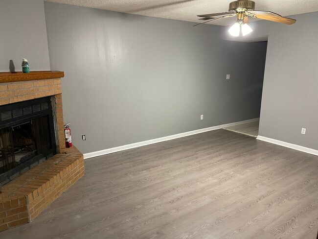 1415 Pullen Rd in Tallahassee, FL - Building Photo - Building Photo