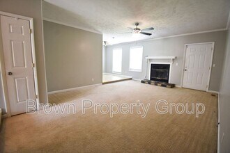 6817 Sugarbin Ln in Fayetteville, NC - Building Photo - Building Photo