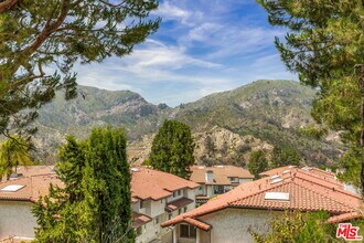 17140 Palisades Cir in Los Angeles, CA - Building Photo - Building Photo