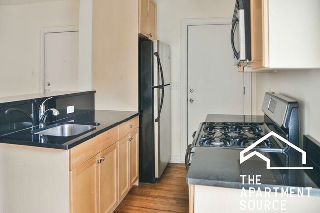 3810 N Sheffield Ave, Unit 2W in Chicago, IL - Building Photo - Building Photo