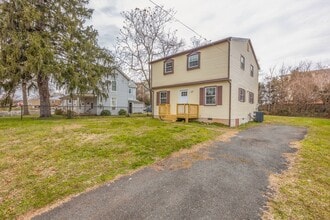 9202 Douglas St in Manassas, VA - Building Photo - Building Photo