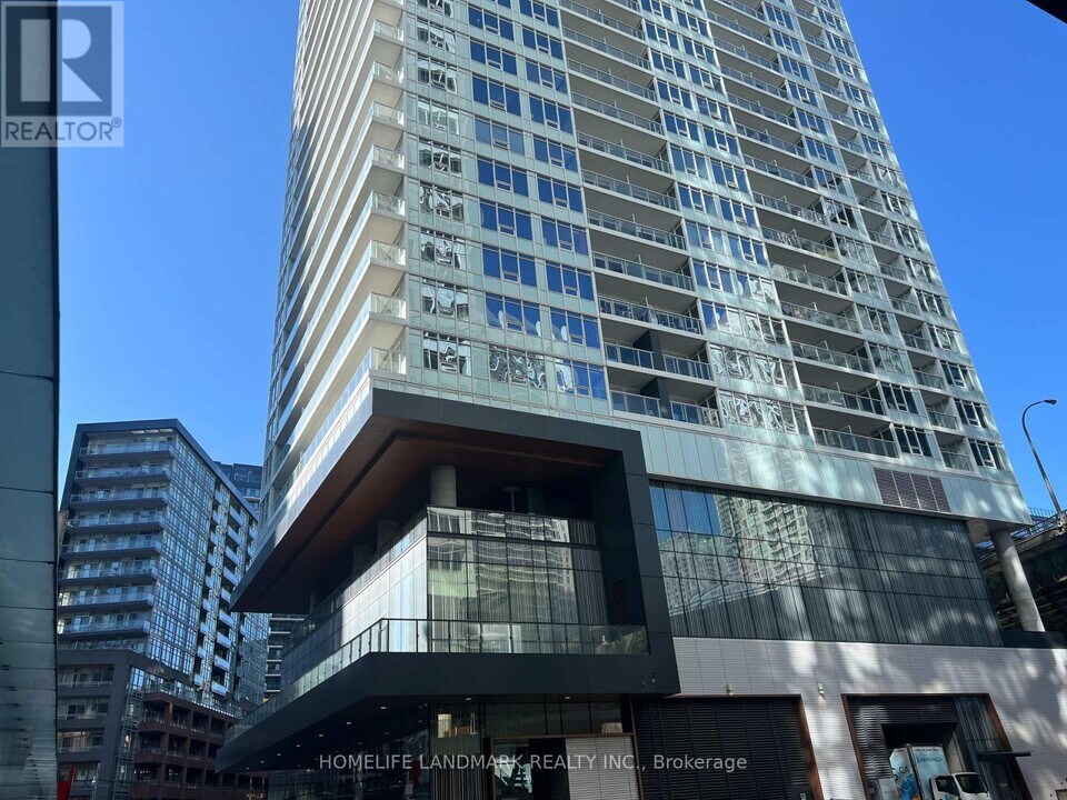 19-2519 Bathurst St in Toronto, ON - Building Photo