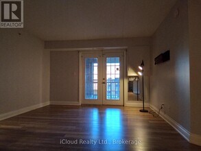 1450 Bishops Gate in Oakville, ON - Building Photo - Building Photo