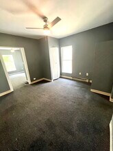 730 S Main St, Unit 2 in Decatur, IL - Foto de edificio - Building Photo