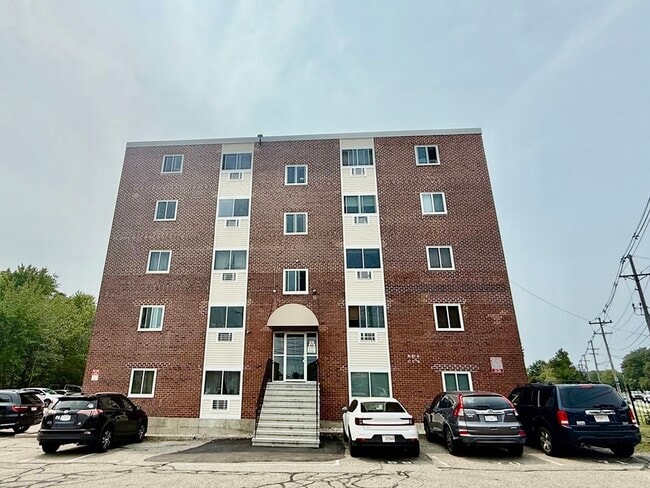 215 Winter St in Weymouth, MA - Building Photo - Building Photo