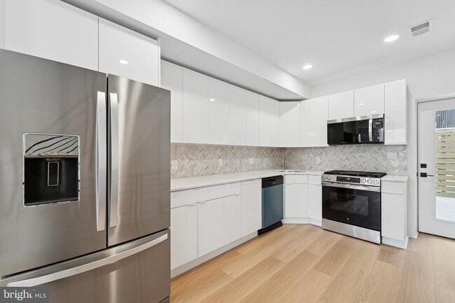 1806 E Moyamensing Ave in Philadelphia, PA - Building Photo - Building Photo