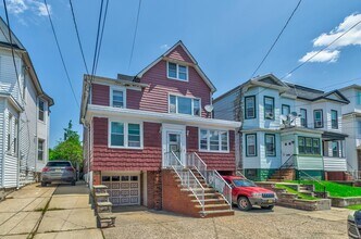33 E 42nd St in Bayonne, NJ - Building Photo - Building Photo