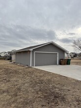 609 Davis St in Polk City, IA - Building Photo - Building Photo