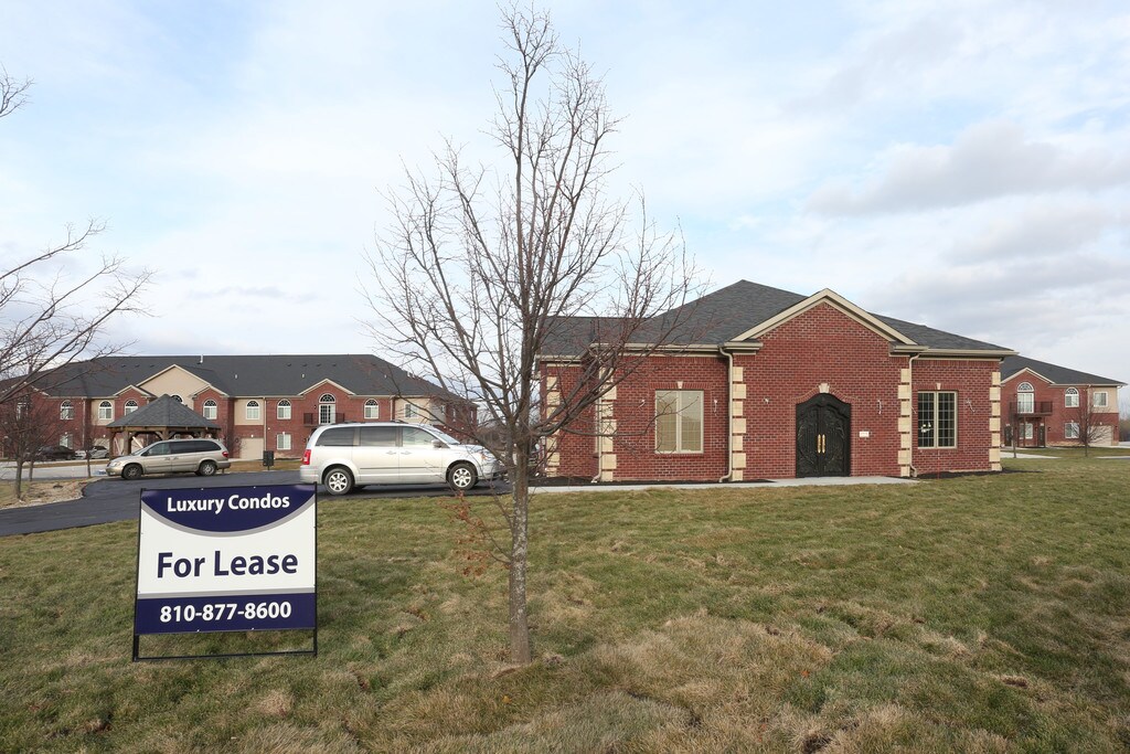 The Grand Summit Condominiums Apartments Grand Blanc, MI Apartments
