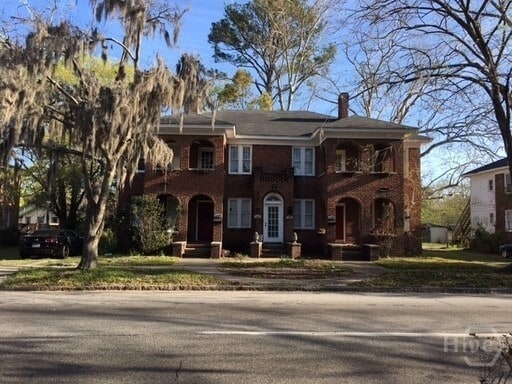 property at 1312 E Henry St