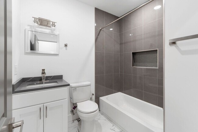 1815 N 33rd St in Philadelphia, PA - Building Photo - Building Photo