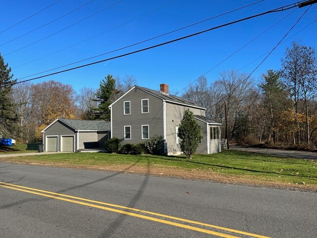 480 Newington Rd in Newington, NH - Building Photo - Building Photo