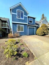 727 NE 65th Ct in Hillsboro, OR - Building Photo - Building Photo