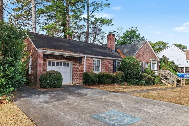 1944 Ridgewood Dr NE in Atlanta, GA - Building Photo - Building Photo