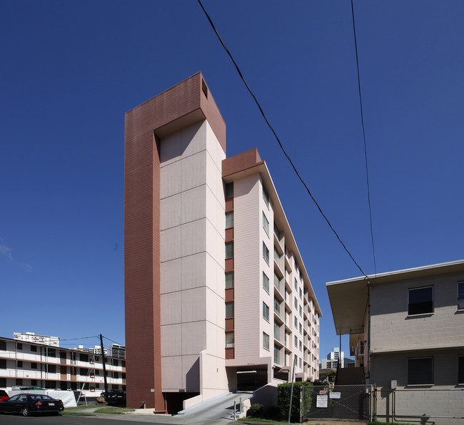 Hassinger Gardens in Honolulu, HI - Building Photo - Building Photo