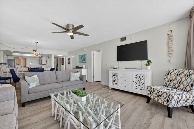 3859 S Atlantic Ave in Daytona Beach Shores, FL - Building Photo - Building Photo