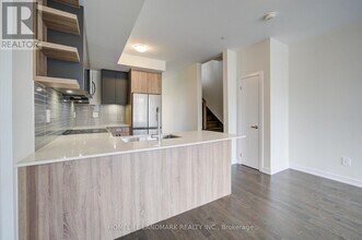 426 Lawrence Hts Wy in Toronto, ON - Building Photo - Building Photo