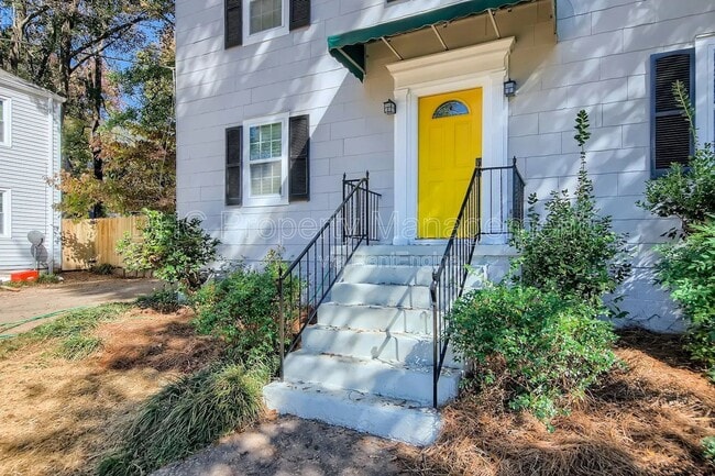 property at 406 S Columbia Dr