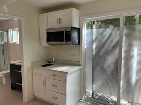 4512 Darcelle Dr in Union City, CA - Building Photo