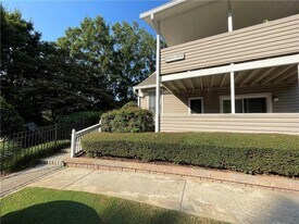 803 Wynnes Ridge Cir SE in Marietta, GA - Building Photo