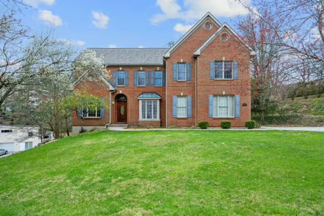 6803 Oak St in Cincinnati, OH - Building Photo
