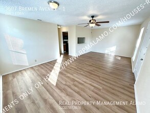 3607 Bremen Ave-Unit -1 in San Antonio, TX - Foto de edificio - Building Photo