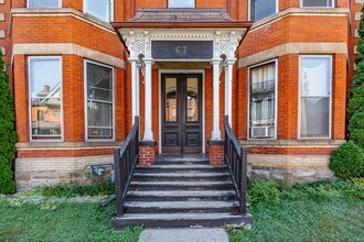 67 Ontario Av in Hamilton, ON - Building Photo - Building Photo