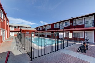 33 of 120 unit CO-OP in Las Vegas, NV - Foto de edificio - Building Photo