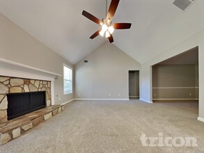 523 Ashton Manor Dr in Loganville, GA - Building Photo - Building Photo