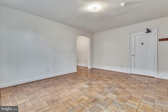 2800 Devonshire Pl NW-Unit -203 in Washington, DC - Building Photo - Building Photo