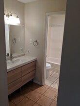 906 King Albert St, Unit A in Austin, TX - Foto de edificio - Building Photo