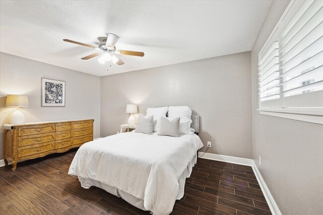 property at 5807 Duxbury St