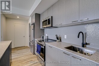 704-1808 ST CLAIR Ave in Toronto, ON - Building Photo - Building Photo