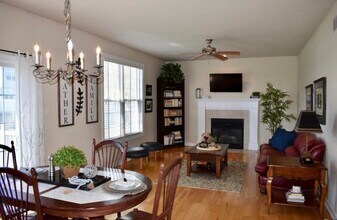 5229 Stapleton Dr in Kalamazoo, MI - Foto de edificio - Building Photo