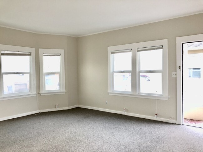 property at 1055b Grand Ave