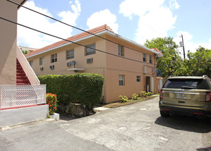 42 Majorca Ave in Coral Gables, FL - Building Photo - Building Photo