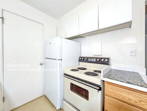 4709 40th Ave NE in Seattle, WA - Building Photo - Building Photo