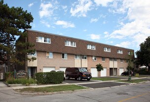 835-840 Tandridge Cres Apartments