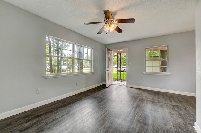 979 Mikael Ave in Jacksonville, FL - Building Photo - Building Photo