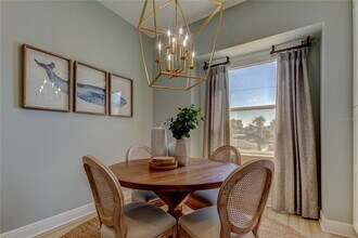 120 Brightwater Dr in Clearwater, FL - Foto de edificio - Building Photo