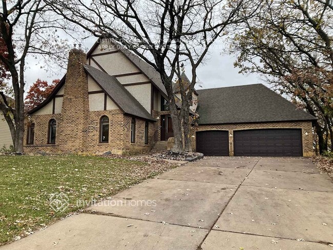 property at 1009 Hilloway Cir