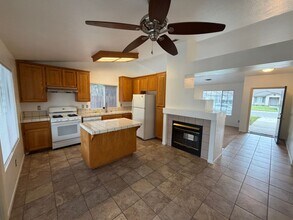 8579 Underhill Dr in Sacramento, CA - Building Photo - Building Photo